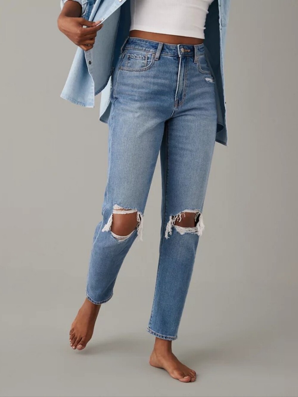 AE Ripped Mom Jean - Short